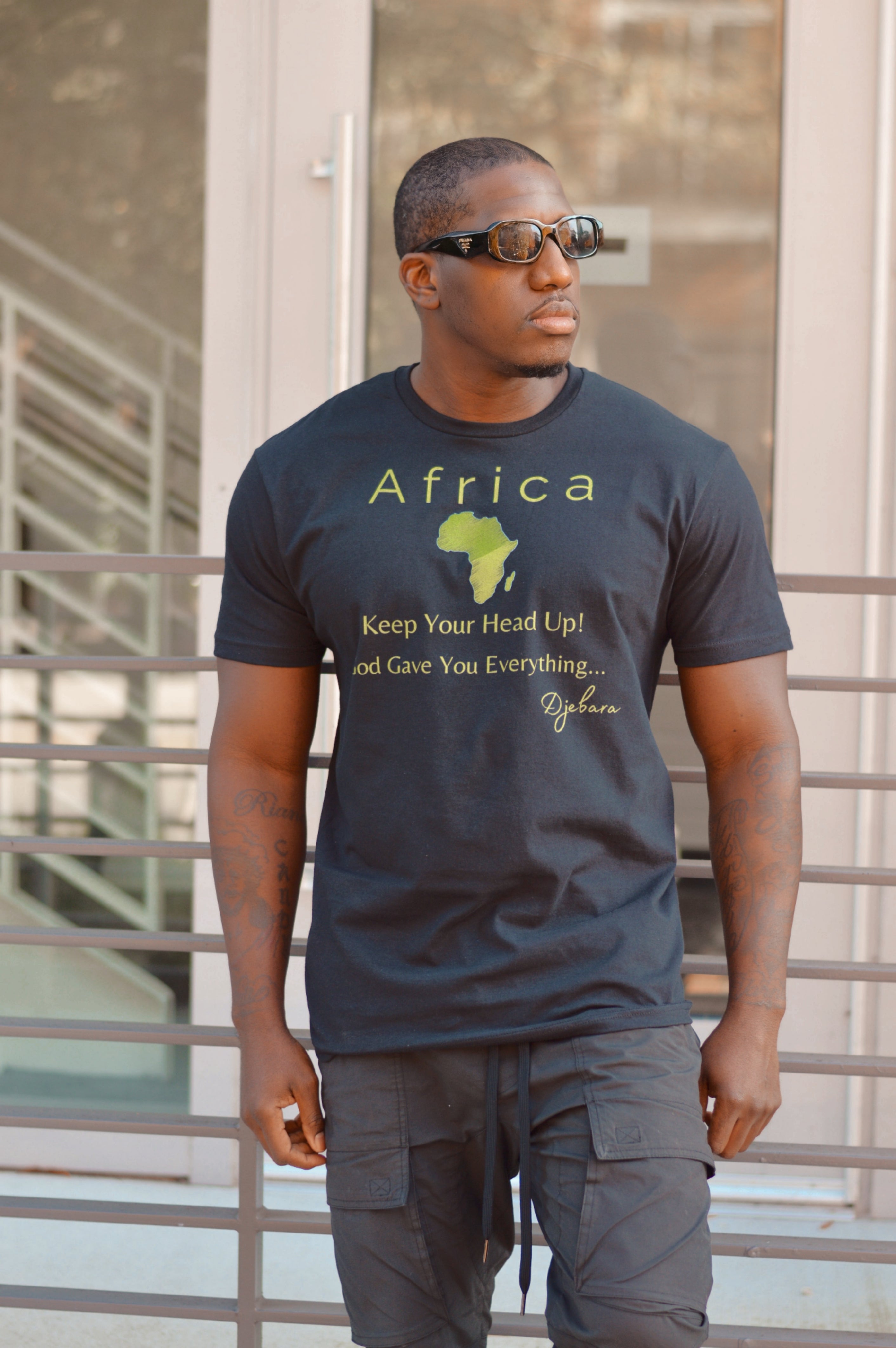 Black Africa Short-Sleeve Gildan Unisex T-Shirt (Green) S-3XL